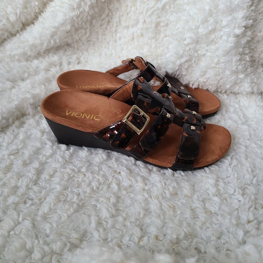 Vionic Tortoise Gold Clasp Radia Wedge Sandals Sz 5